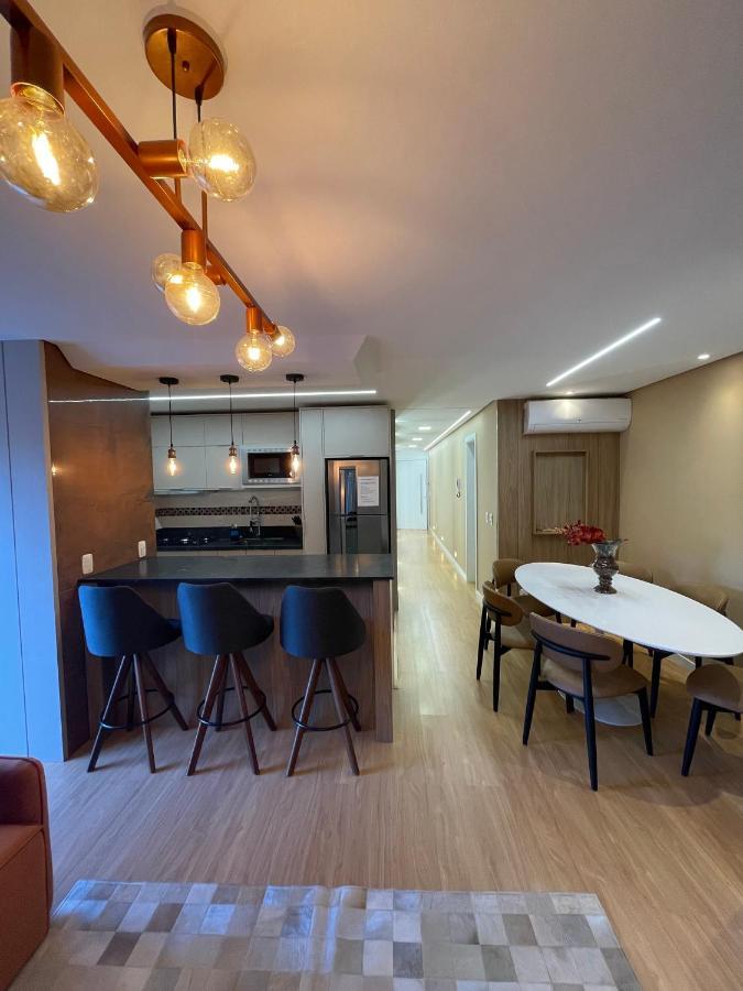 Apartamento Espetacular, 2 Suites, A 30M Da Rua Coberta Грамаду Экстерьер фото