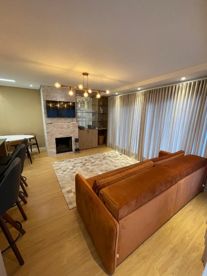 Apartamento Espetacular, 2 Suites, A 30M Da Rua Coberta Грамаду Экстерьер фото