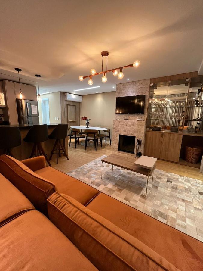 Apartamento Espetacular, 2 Suites, A 30M Da Rua Coberta Грамаду Экстерьер фото
