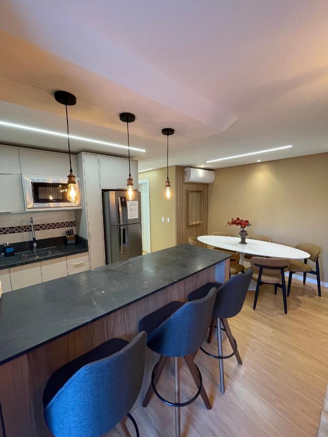 Apartamento Espetacular, 2 Suites, A 30M Da Rua Coberta Грамаду Экстерьер фото