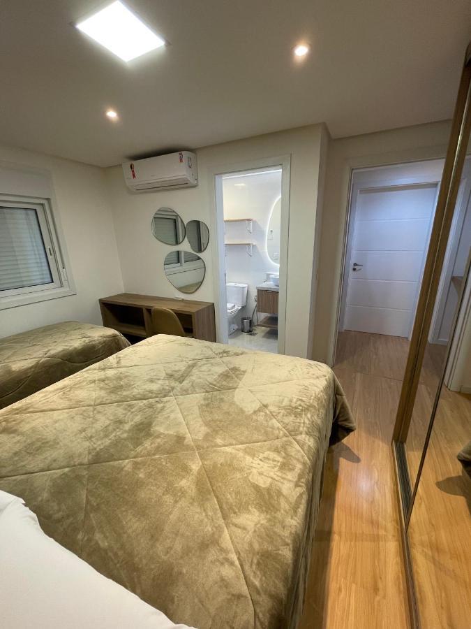 Apartamento Espetacular, 2 Suites, A 30M Da Rua Coberta Грамаду Экстерьер фото