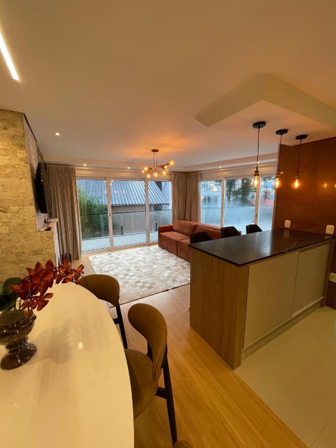 Apartamento Espetacular, 2 Suites, A 30M Da Rua Coberta Грамаду Экстерьер фото