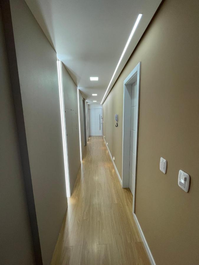 Apartamento Espetacular, 2 Suites, A 30M Da Rua Coberta Грамаду Экстерьер фото