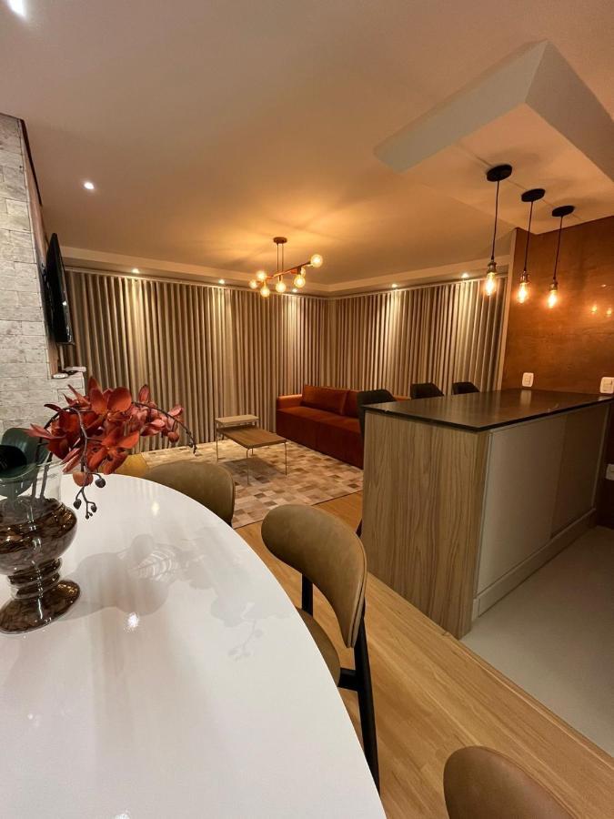 Apartamento Espetacular, 2 Suites, A 30M Da Rua Coberta Грамаду Экстерьер фото