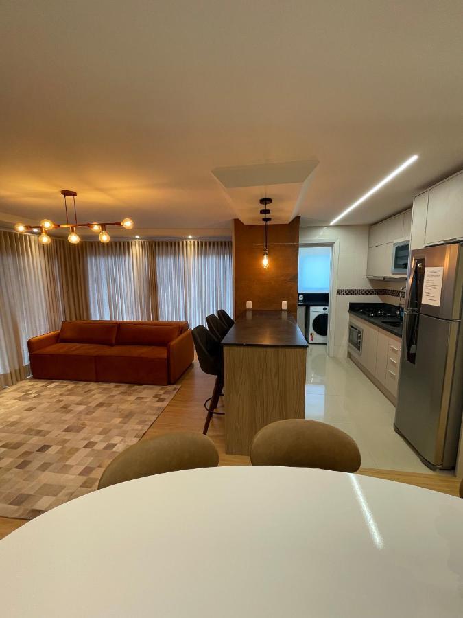 Apartamento Espetacular, 2 Suites, A 30M Da Rua Coberta Грамаду Экстерьер фото