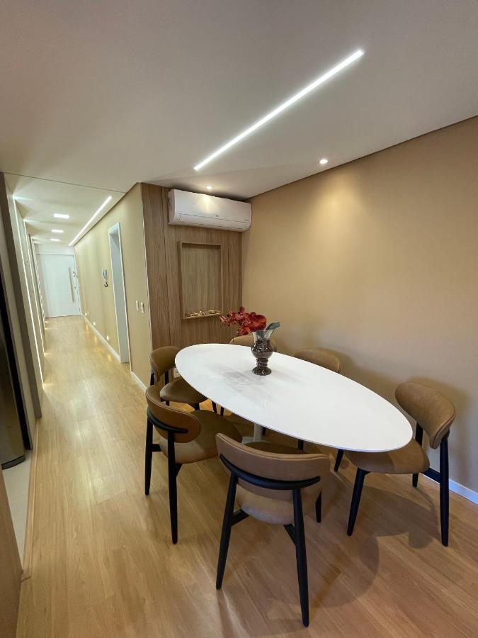 Apartamento Espetacular, 2 Suites, A 30M Da Rua Coberta Грамаду Экстерьер фото