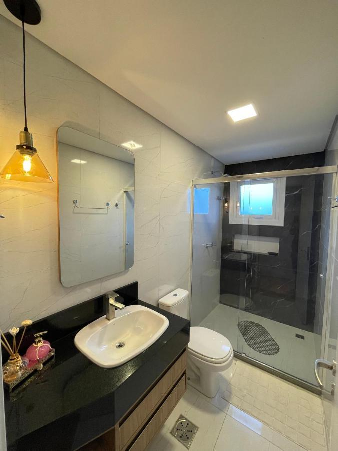 Apartamento Espetacular, 2 Suites, A 30M Da Rua Coberta Грамаду Экстерьер фото
