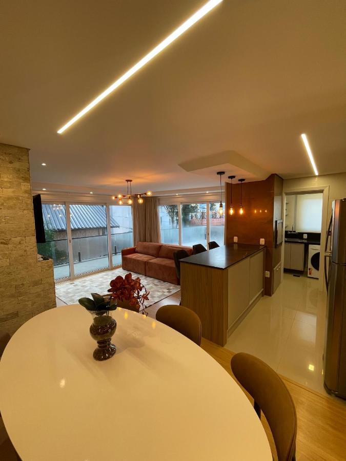 Apartamento Espetacular, 2 Suites, A 30M Da Rua Coberta Грамаду Экстерьер фото